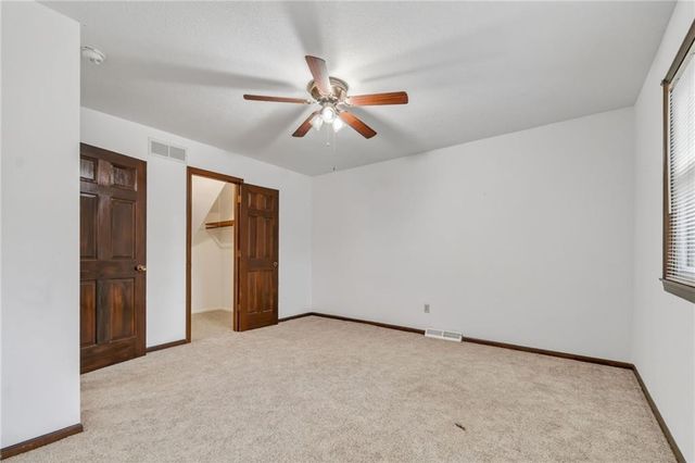 6713 N Garfield Avenue, Gladstone, MO 64118