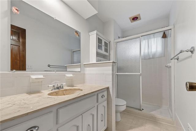 6713 N Garfield Avenue, Gladstone, MO 64118