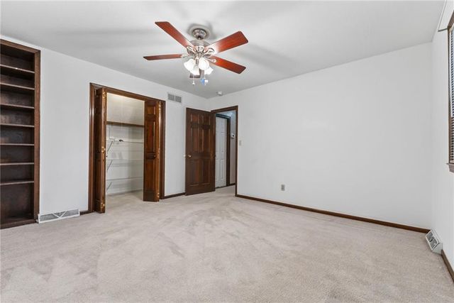 6713 N Garfield Avenue, Gladstone, MO 64118