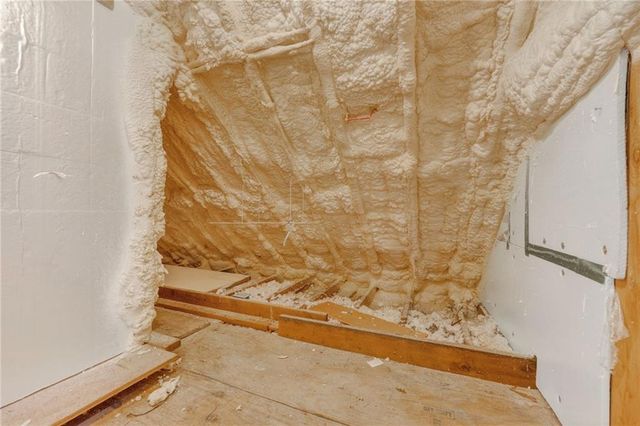 6713 N Garfield Avenue, Gladstone, MO 64118