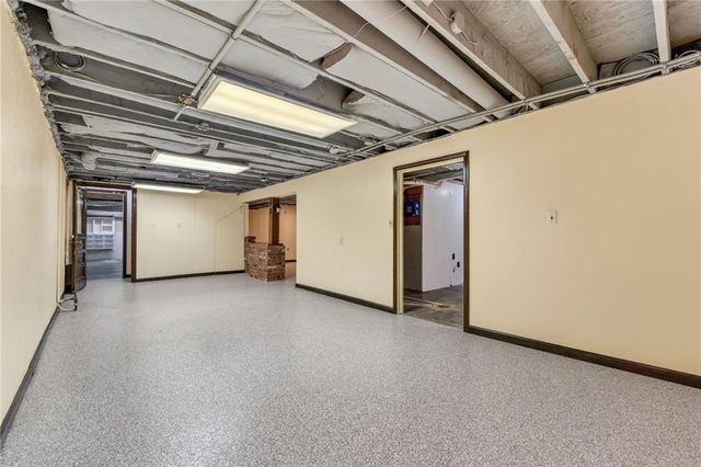 6713 N Garfield Avenue, Gladstone, MO 64118