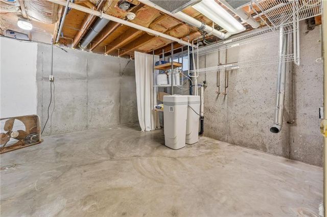 6713 N Garfield Avenue, Gladstone, MO 64118