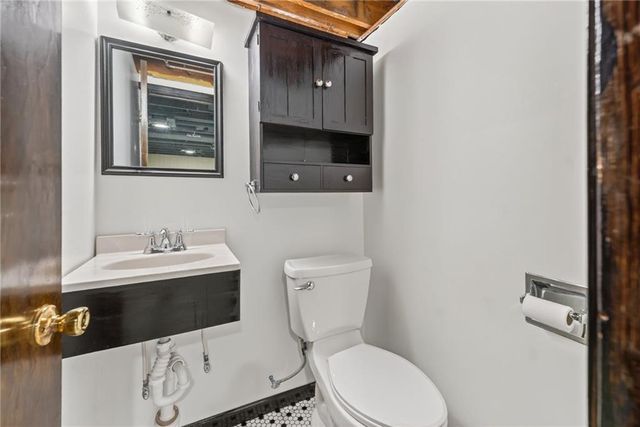 6713 N Garfield Avenue, Gladstone, MO 64118