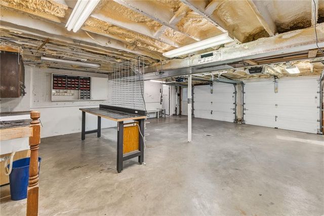 6713 N Garfield Avenue, Gladstone, MO 64118