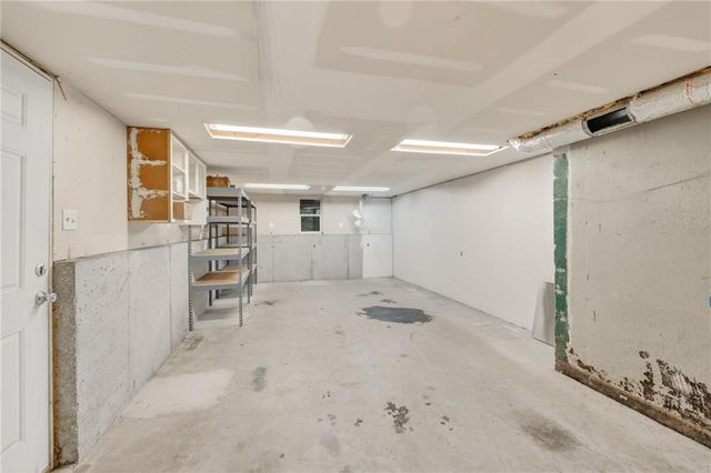 6713 N Garfield Avenue, Gladstone, MO 64118