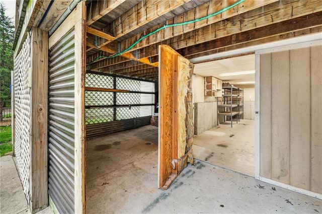 6713 N Garfield Avenue, Gladstone, MO 64118