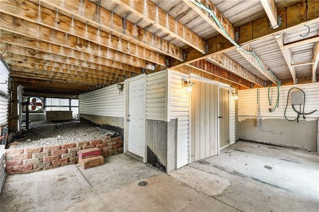 6713 N Garfield Avenue, Gladstone, MO 64118