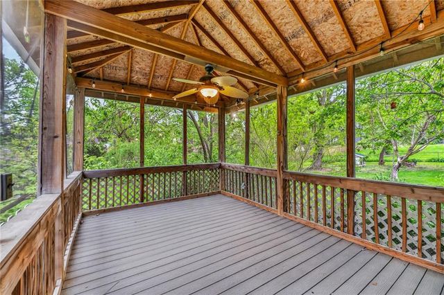 6713 N Garfield Avenue, Gladstone, MO 64118