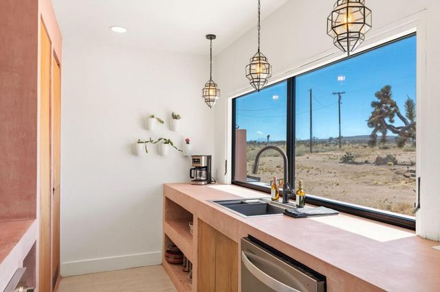 1824 Balsa Avenue, Yucca Valley, CA 92284