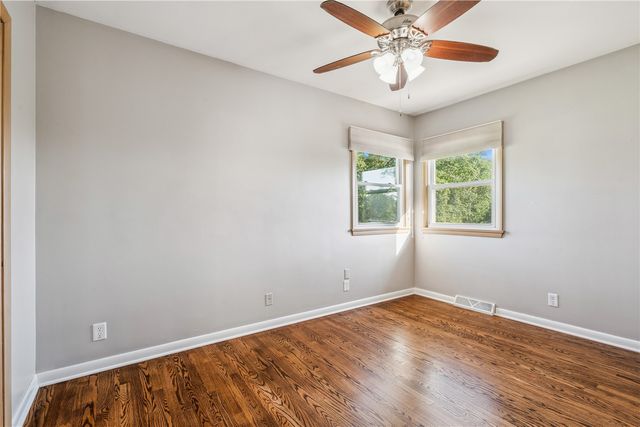 705 Grantwood Drive SE, Cedar Rapids, IA 52403