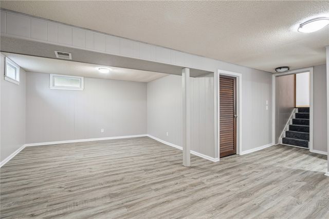 705 Grantwood Drive SE, Cedar Rapids, IA 52403