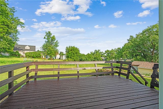 705 Grantwood Drive SE, Cedar Rapids, IA 52403