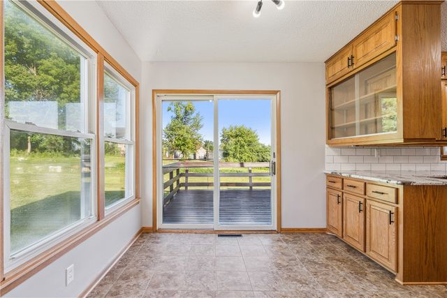 705 Grantwood Drive SE, Cedar Rapids, IA 52403