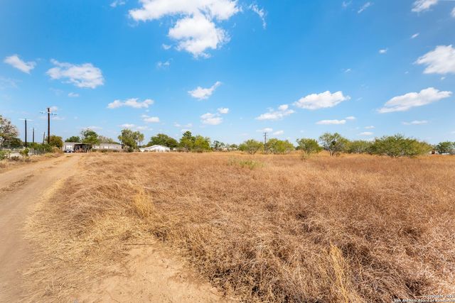 3041 FM 1333, Poteet, TX 78065