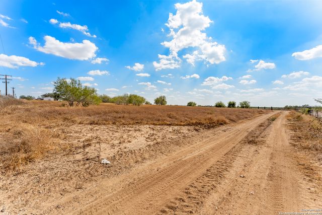 3041 FM 1333, Poteet, TX 78065