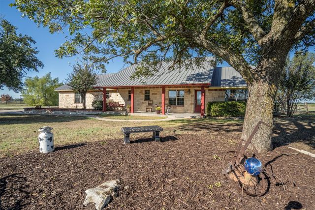 1233 Fm 901, Collinsville, TX 76233
