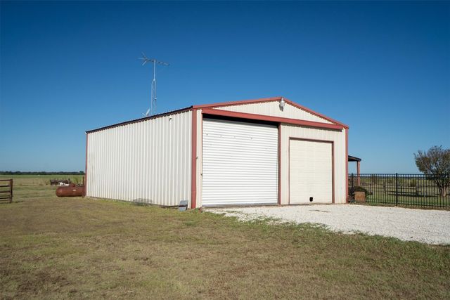 1233 Fm 901, Collinsville, TX 76233