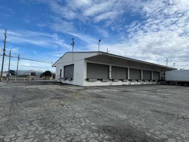 1084 Terven Avenue, Salinas, CA 93901