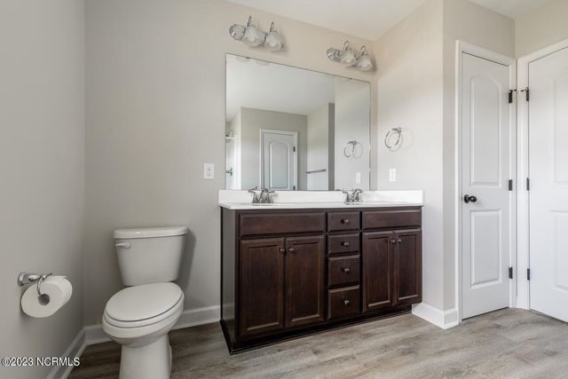 300 Waylon Way, Holly Ridge, NC 28445