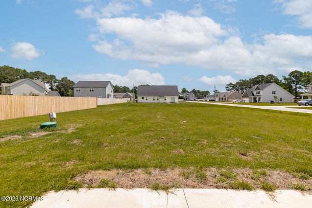 300 Waylon Way, Holly Ridge, NC 28445