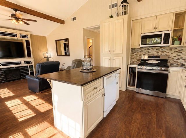 124 4th Avenue, Onalaska, TX 77360