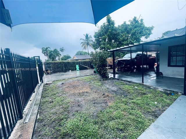 2751 Nw 99th Street, Miami, FL 33147
