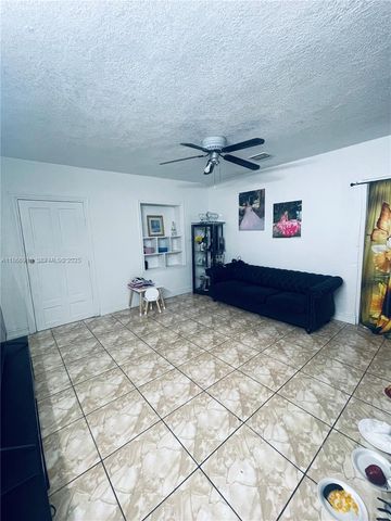 2751 Nw 99th Street, Miami, FL 33147