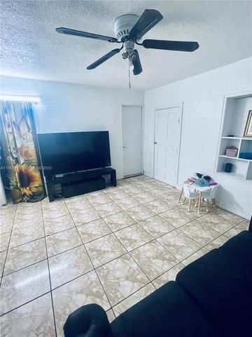 2751 Nw 99th Street, Miami, FL 33147