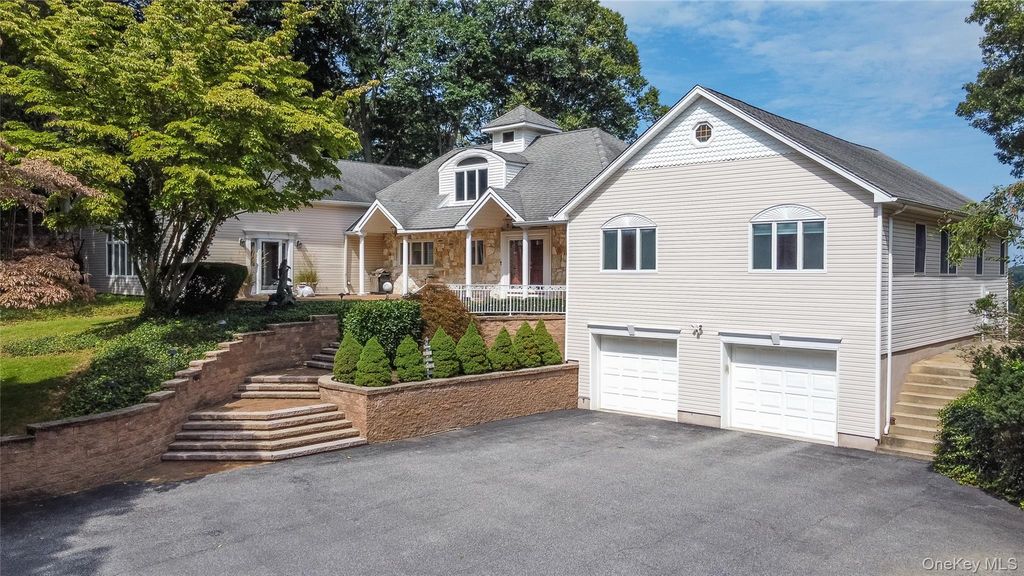2 Centershore Road S, Centerport, NY 11721 — exterior