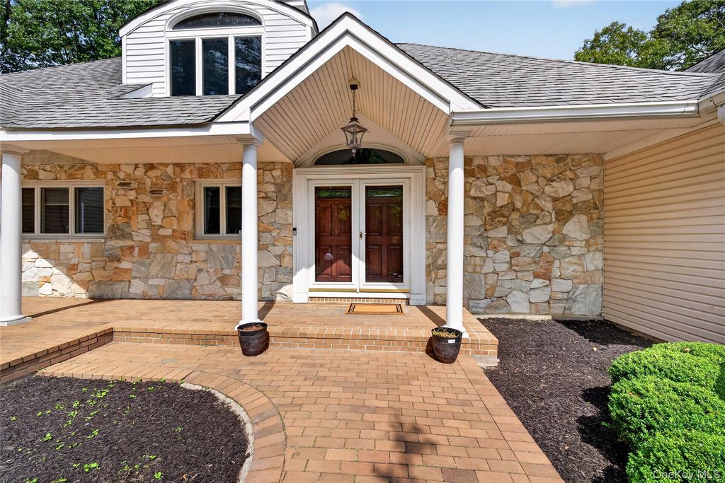 2 Centershore Road S, Centerport, NY 11721 — photo 4