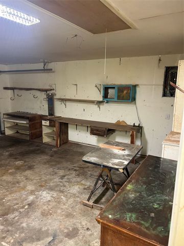 502 E Roosevelt, Whitney, TX 76692