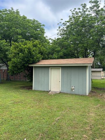 502 E Roosevelt, Whitney, TX 76692