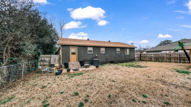 344 Hillcroft Drive, Weatherford, TX 76087