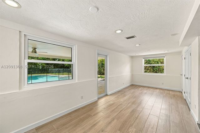 7120 SW 58th St, Miami, FL 33143