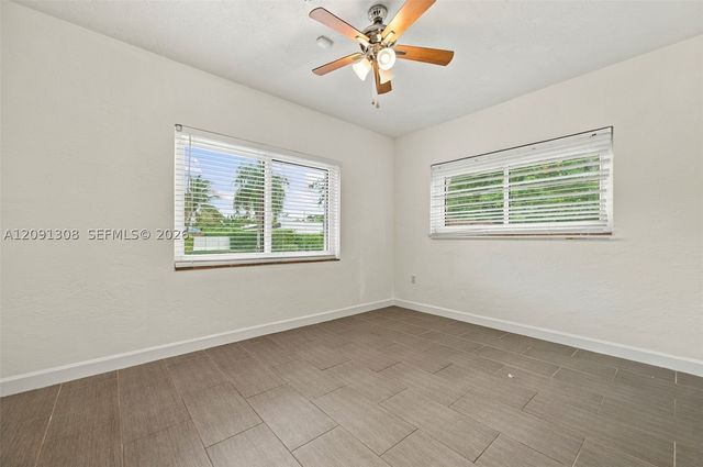 7120 SW 58th St, Miami, FL 33143