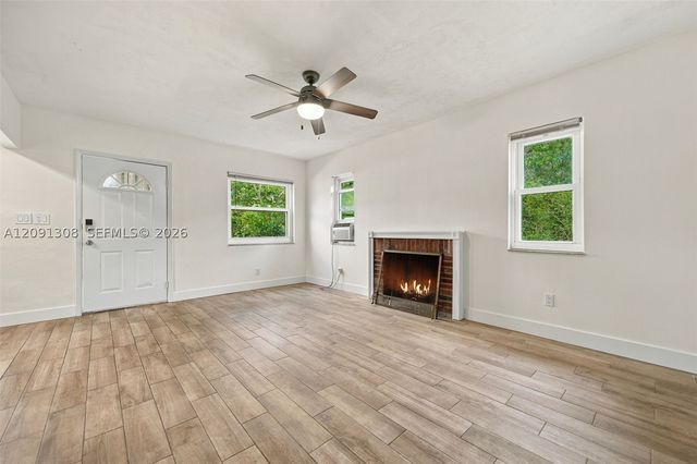 7120 SW 58th St, Miami, FL 33143