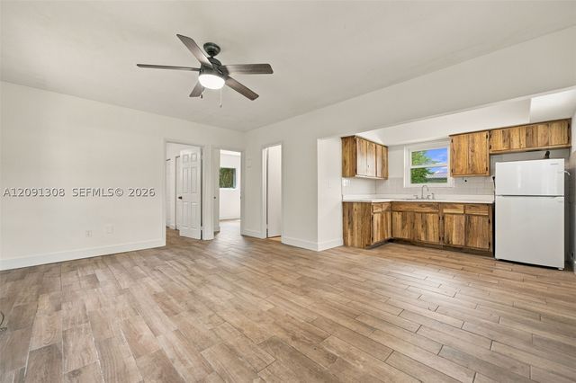 7120 SW 58th St, Miami, FL 33143