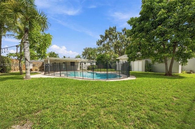 7120 SW 58th St, Miami, FL 33143
