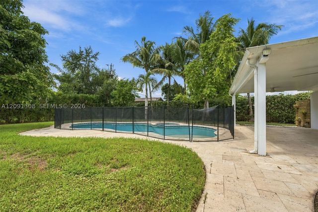 7120 SW 58th St, Miami, FL 33143