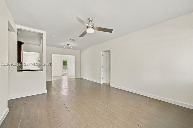 7120 SW 58th St, Miami, FL 33143