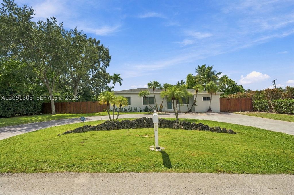 7120 SW 58th St, Miami, FL 33143