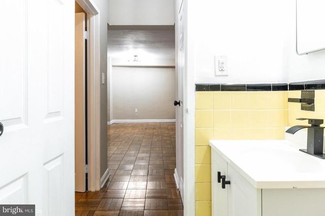 5315 Connecticut Ave NW Apt 406, Washington, DC 20015