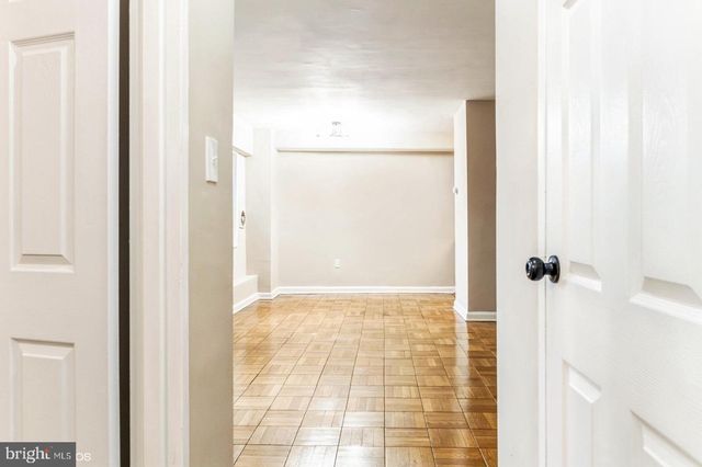 5315 Connecticut Ave NW Apt 406, Washington, DC 20015