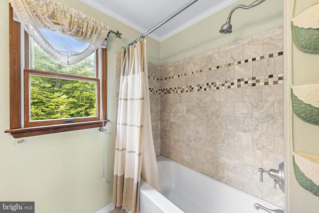 146 W HOLLY LN, Little Egg Harbor Twp, NJ 08087