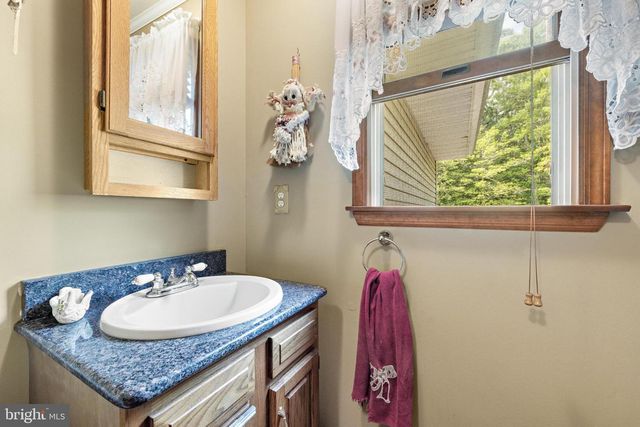 146 W HOLLY LN, Little Egg Harbor Twp, NJ 08087