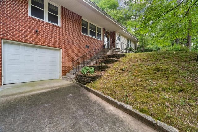 1123 Ridgeleigh Circle, Dalton, GA 30720