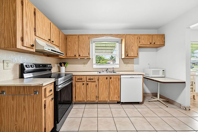 6061 Stanley Lane, Delray Beach, FL 33484