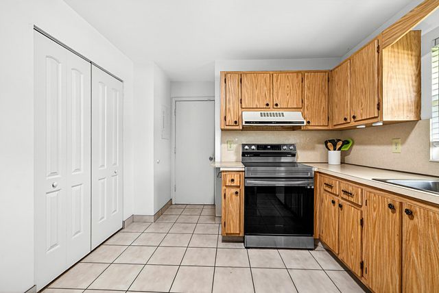 6061 Stanley Lane, Delray Beach, FL 33484