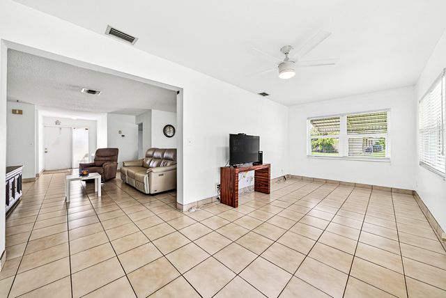 6061 Stanley Lane, Delray Beach, FL 33484