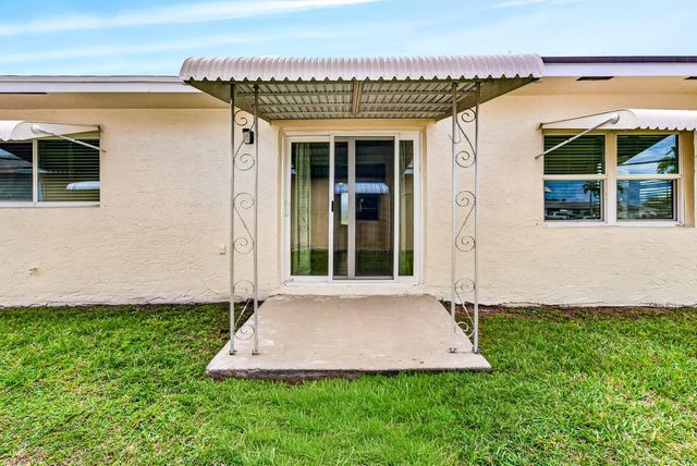 6061 Stanley Lane, Delray Beach, FL 33484